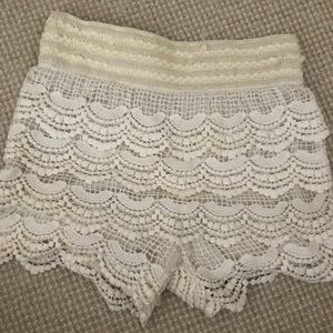 Cute off white shorts